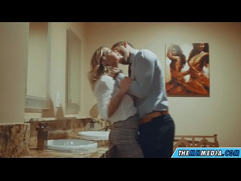❤️ ໃນເວລາທີ່ຜິວເນື້ອສີຂາວ busty seduces ທ່ານຢູ່ໃນຫ້ອງນ້ໍາສາທາລະນະ ❤❌ ໜັງໂປ້ ຢູ່ຄອມ lo.niceporn.ru ️❤